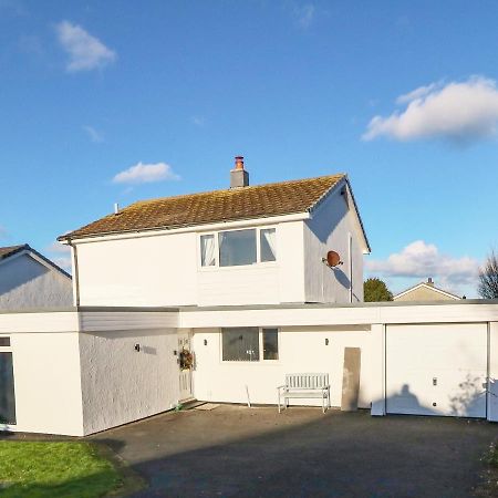 Artro Villa Cemaes Bay Exterior photo